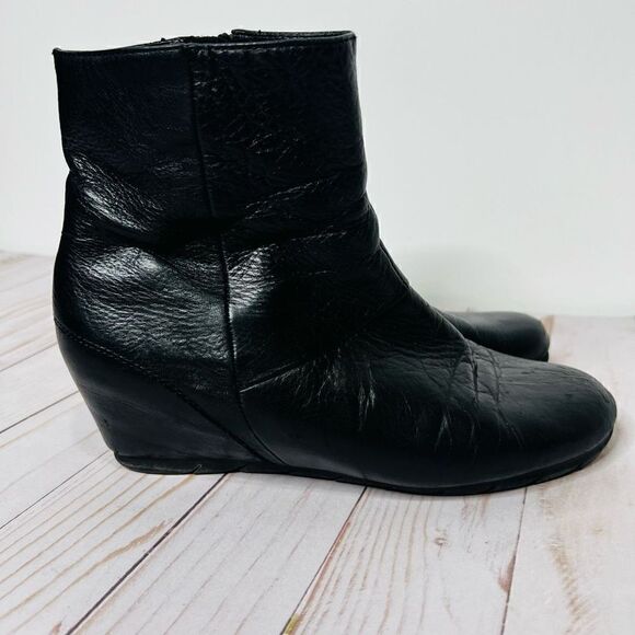 Gentle Souls Kenneth Cole Barne Voyage Black Leather Ankle Wedge Boots - Picture 1 of 9